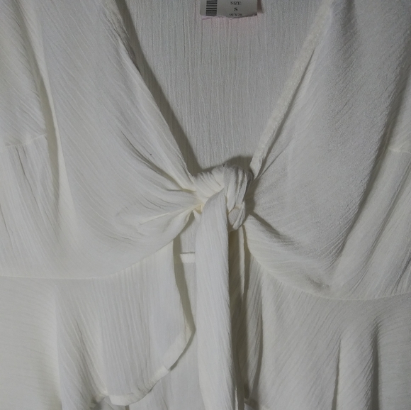Love culture off white tie cropNWT Size small - Picture 2 of 10